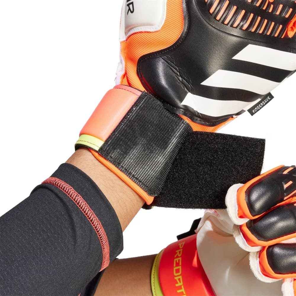 Găng Tay Thủ Môn Adidas Predator Match Fingersave Cam
